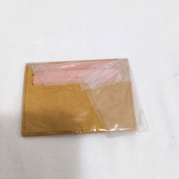 Slim Cardholder - Picture 2 of 3